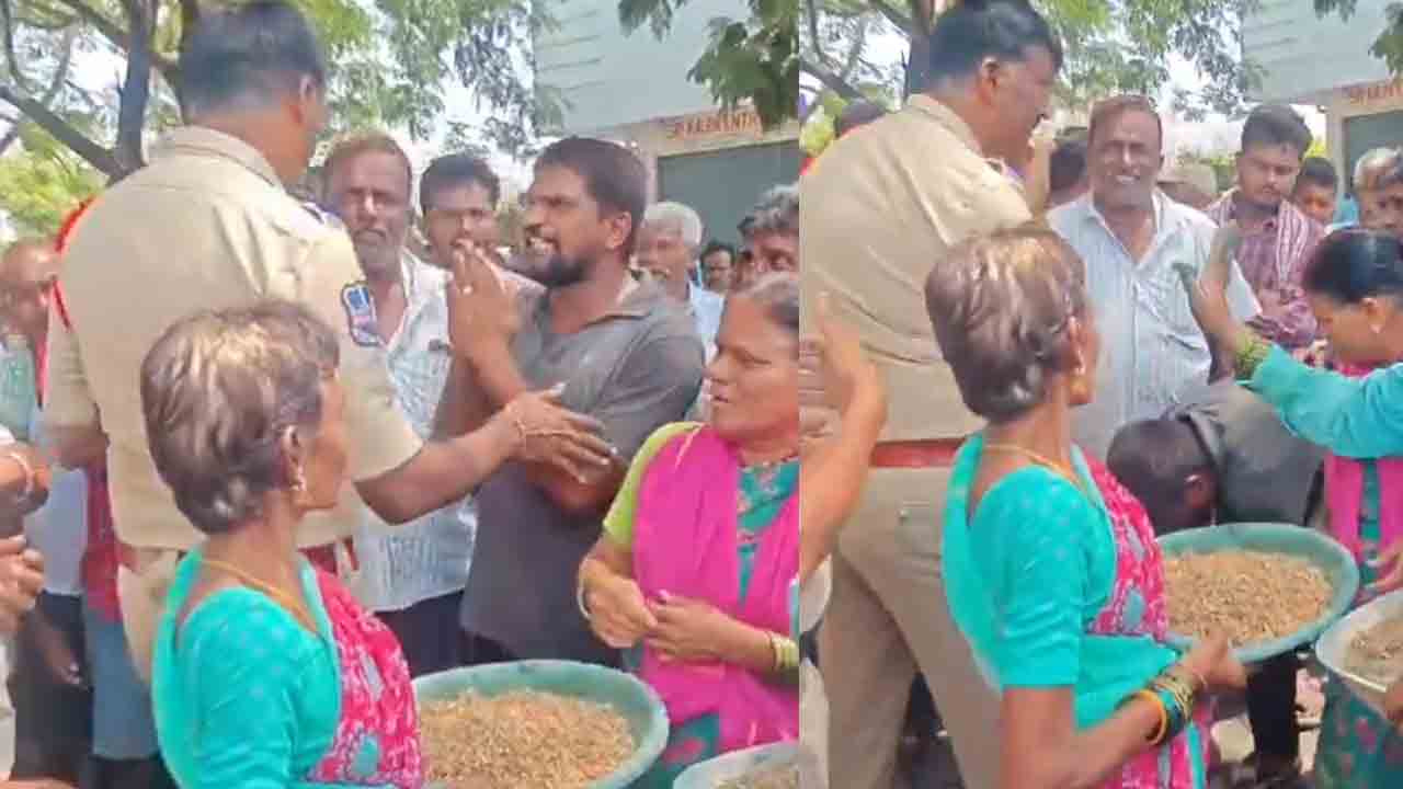 Farmers | మీ కాళ్లు మొక్కుతాం మా పంట కొనండి సారూ.. పోలీసులతో రైతుల ఆవేదన.. వీడియో