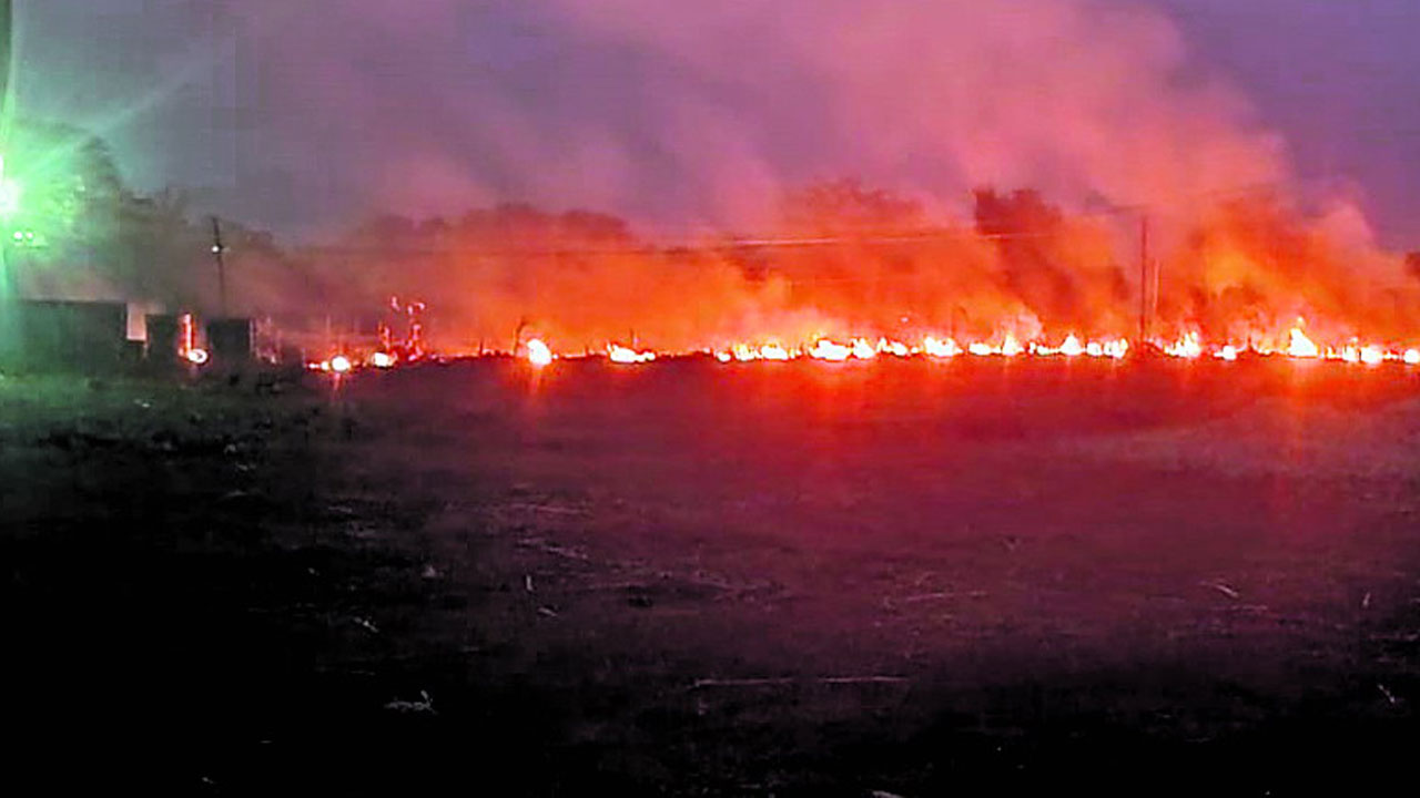 మంటల్లో పంటలు