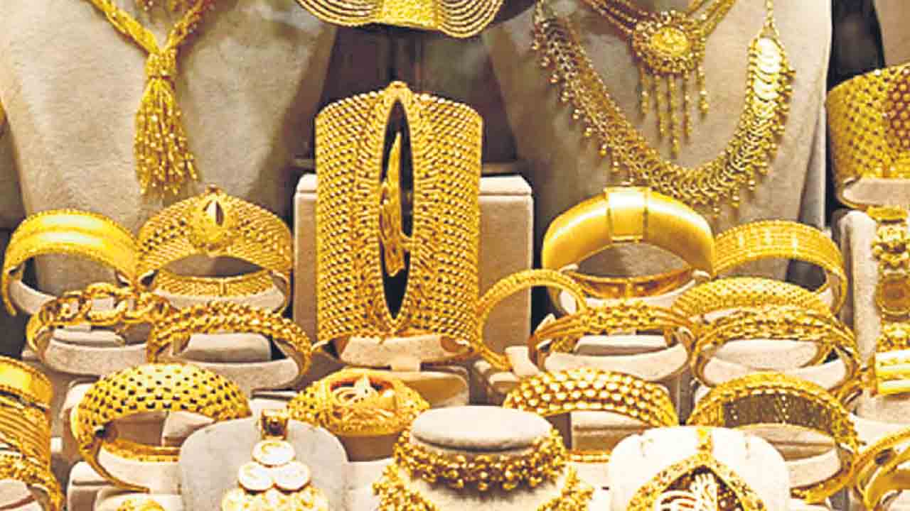 ఎగిసిన బంగారం, వెండి ధరలు