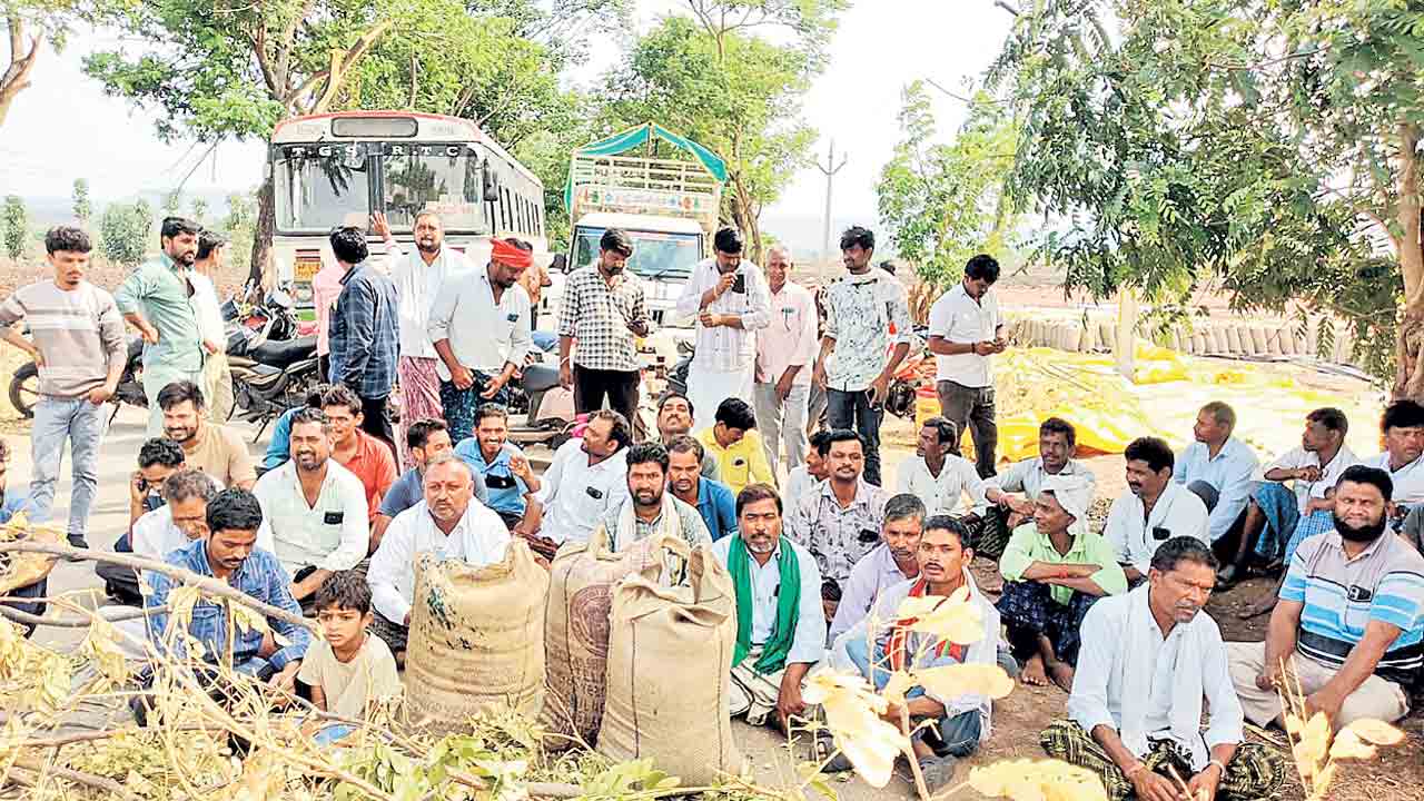 ధాన్యం కొనాల్నా?.. ధాన్యం కొనుగోలుపై ప్రభుత్వంలోని ఒక కీలక మంత్రి చేసిన వ్యాఖ్యలివి