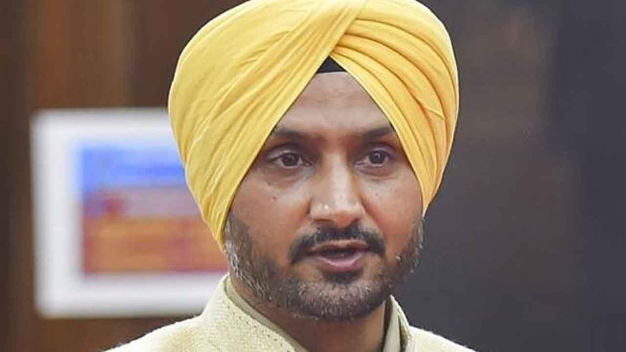 Harbhajan Singh: హ‌ర్భ‌జ‌న్ సింగ్ సెక్యూర్టీలో 23 మంది సిబ్బంది.. ఆ సంఖ్య‌పై పంజాబ్ హైకోర్టు అనుమానాలు