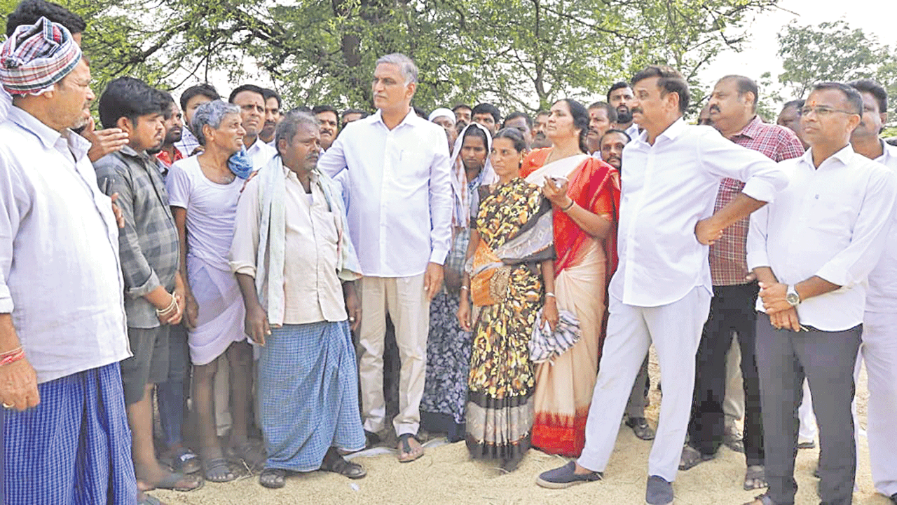 తక్షణమే ప్రభుత్వం వడ్లు కొనాలి