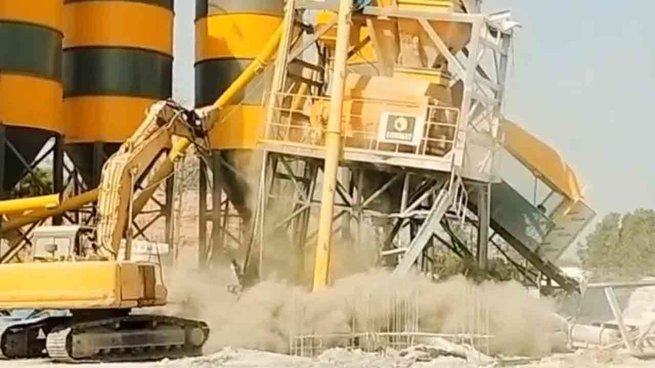 Hydraa | ఎట్టకేలకు స్పందించిన హైడ్రా.. కొత్వాల్‌గూడలో రాఘవ స్టోన్ క్రషర్స్ కూల్చివేత!
