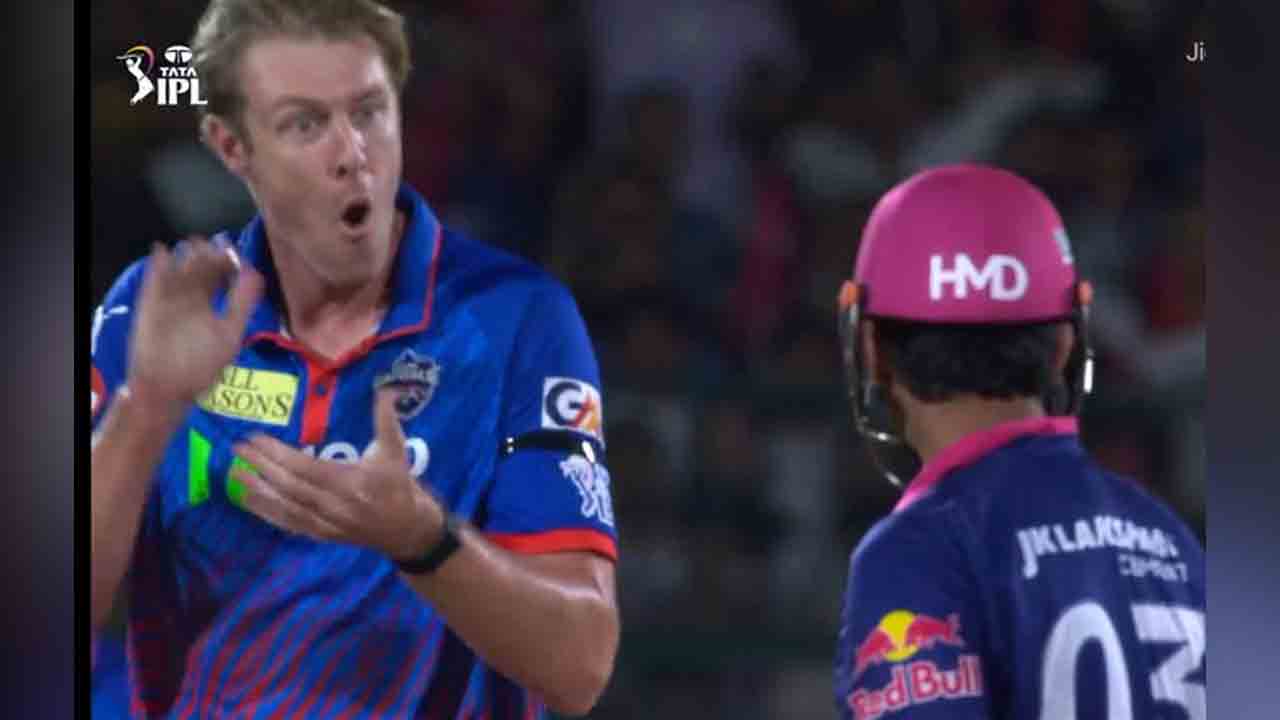 DC vs RR | వైభవ్ క్లీన్‌బౌల్డ్.. ఢిల్లీ పేసర్ సంబురాలు చూశారా..!
