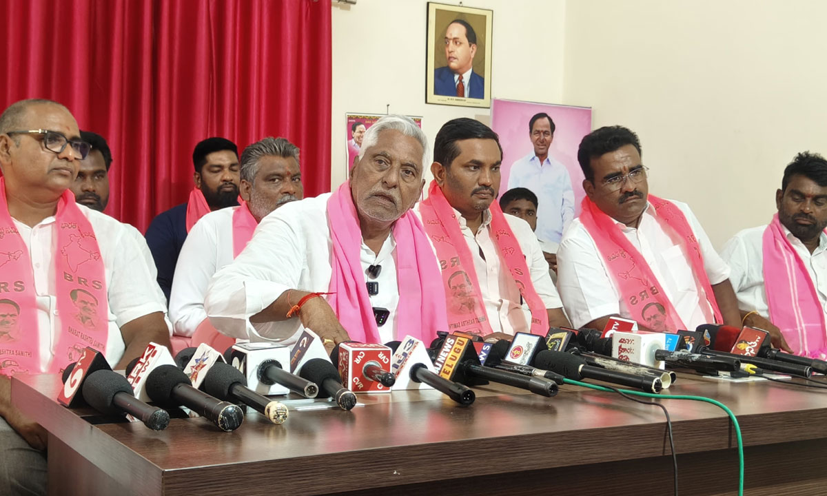 Jeevan Reddy | పంట విక్రయించుకునేందుకు అన్నదాతల పడిగాపులు.. బీఆర్‌ఎస్‌ రాష్ర్ట ప్రధాన కార్యదర్శి జీవన్‌ రెడ్డి
