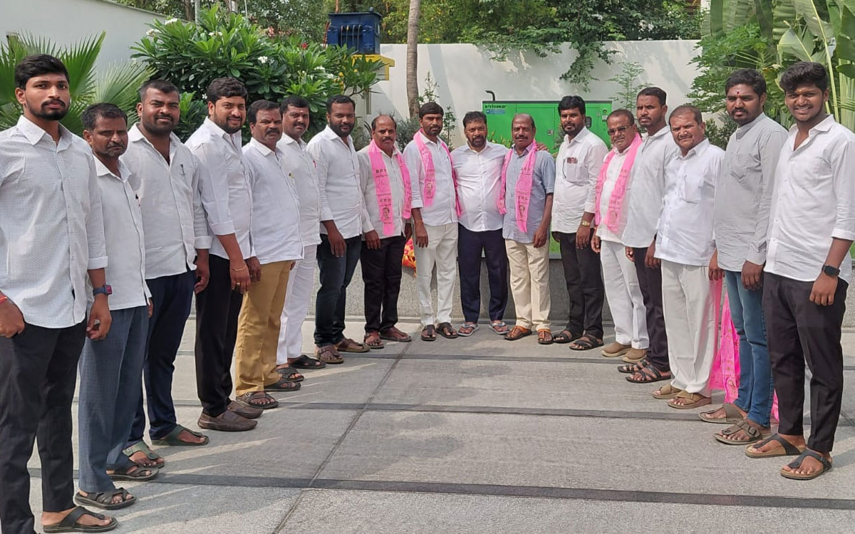 బీఆర్ఎస్‌లోకి జీయాపల్లి కాంగ్రెస్‌ నేతలు
