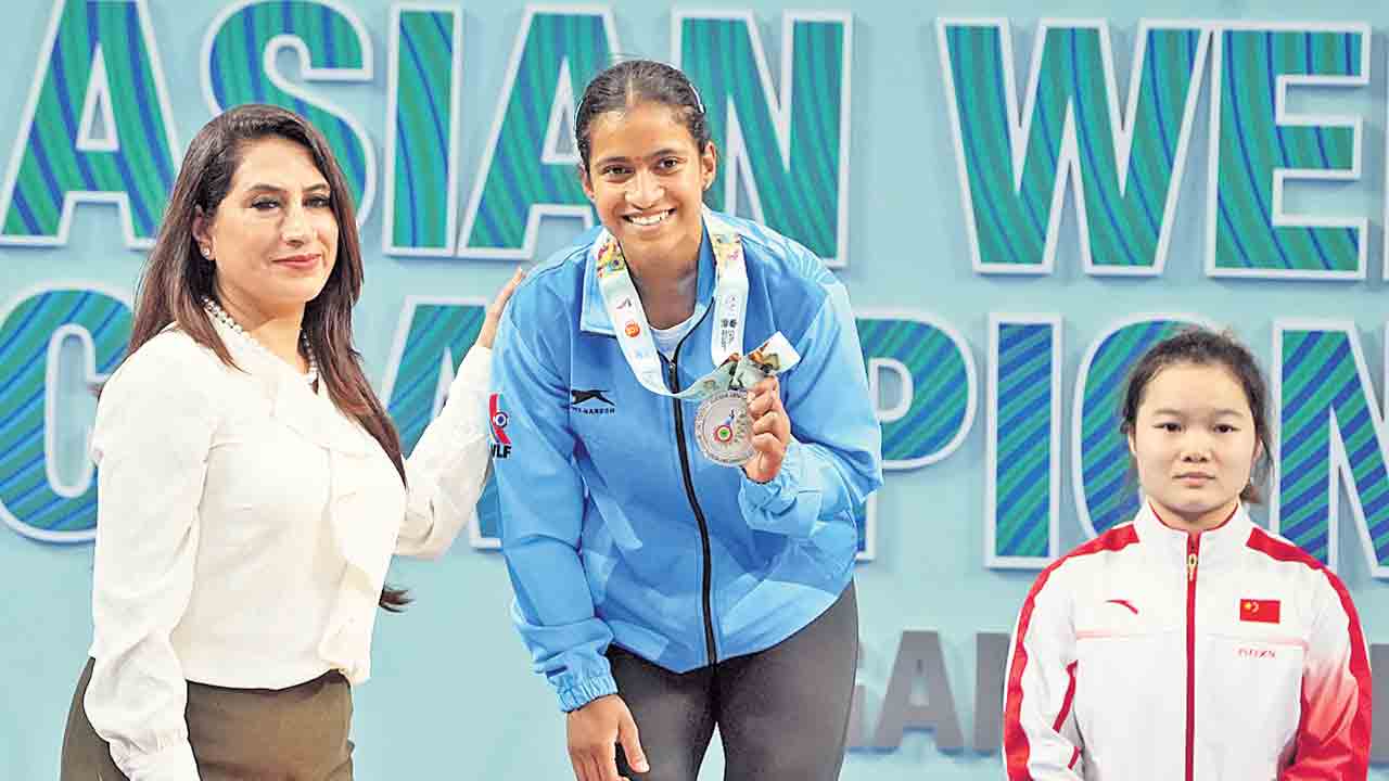 జ్ఞానేశ్వరికి రెండు పతకాలు