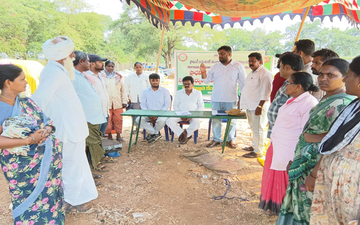 జూలూరుపాడులో విత్తనోత్పత్తిపై రైతుల‌కు అవగాహన