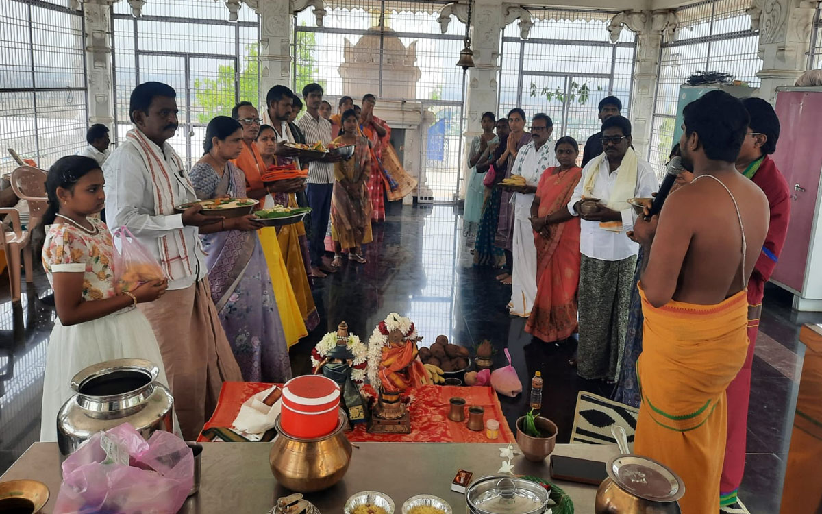 కాకర్ల పాలగుట్టపై వైభవంగా సంతాన వేణుగోపాల స్వామి మాస కల్యాణం