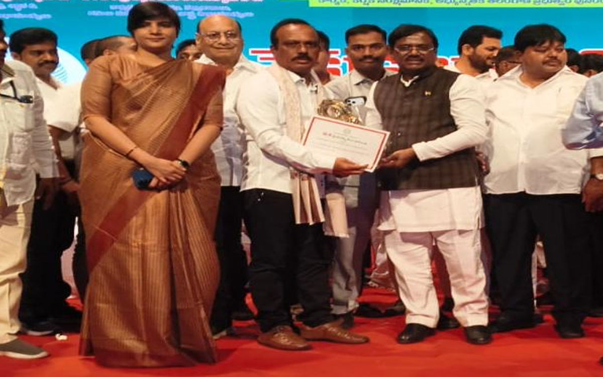 కోదాడ వాసికి శ్రమశక్తి అవార్డు