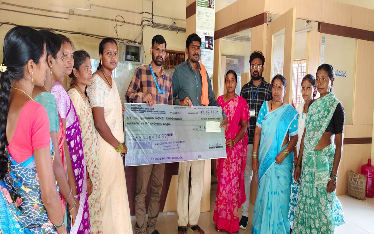 ‘ఉపాధి అవ‌కాశాల‌ను మ‌హిళ‌లు స‌ద్వినియోగం చేసుకోవాలి’