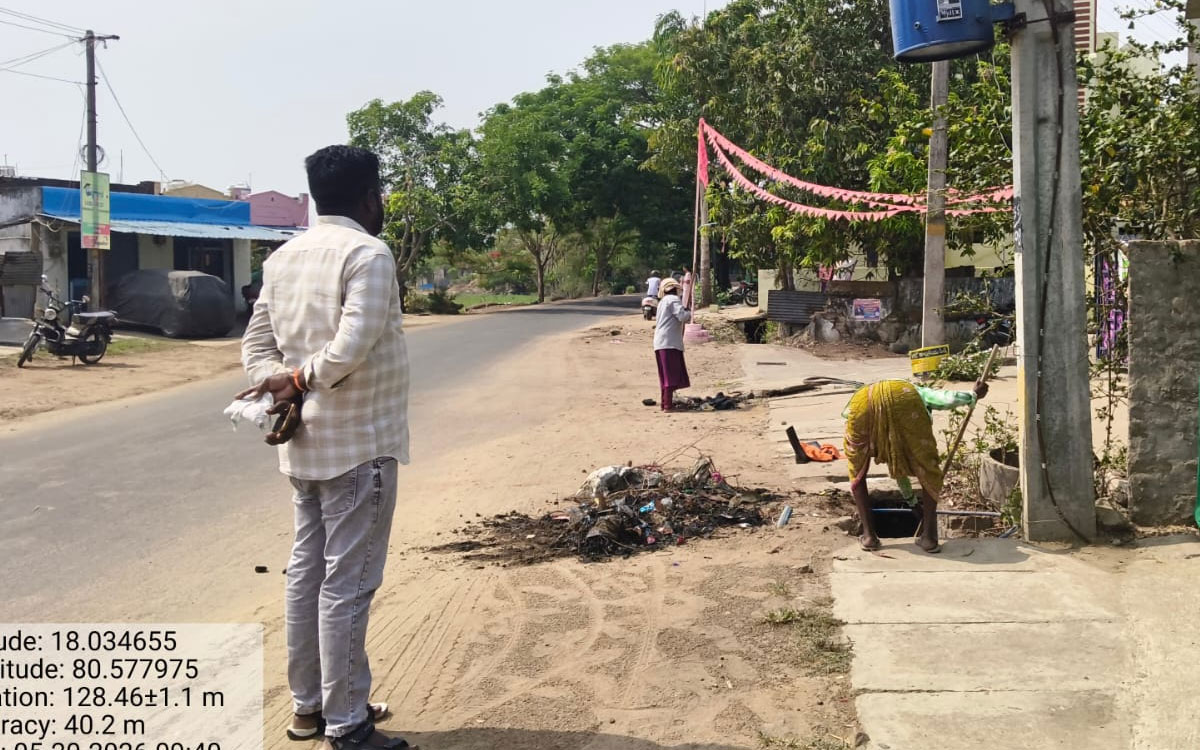 కరకగూడెంలో మురుగు కాల్వలు శుభ్రం