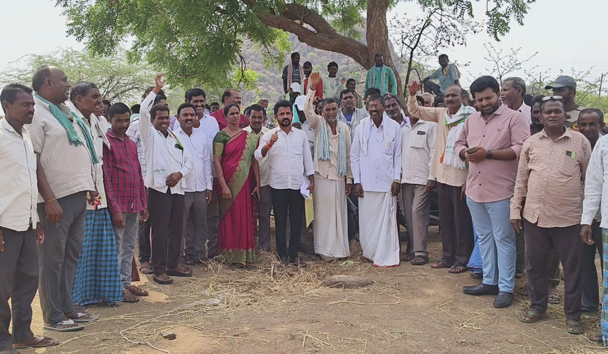 Kanukula | కనుకులలో ప్రభుత్వ భూమిని కాపాడాలి.. సర్పంచ్‌ కవిత డిమాండ్‌