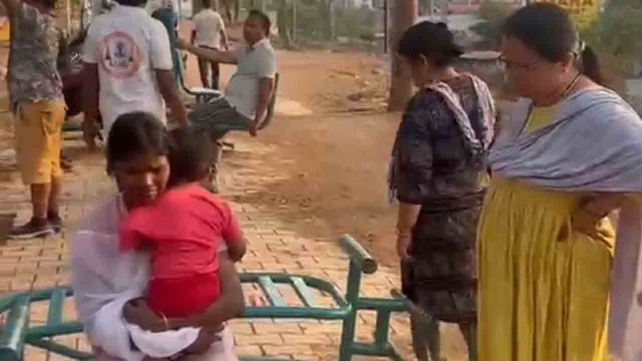 Kazipet | వడ్డేపల్లి చెరువులో దూకి తల్లి, బిడ్డ ఆత్మహత్యాయత్నం..కాపాడిన వాకర్స్