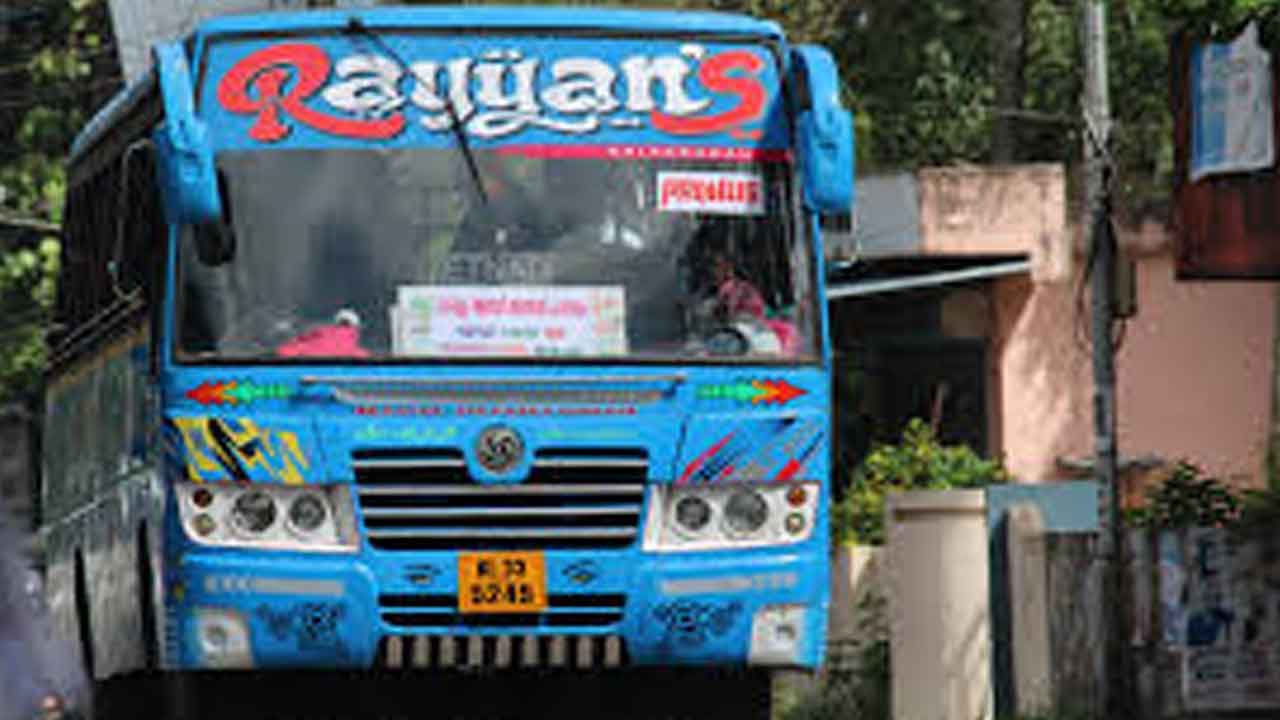 Free Travel Scheme: మ‌హిళ‌ల‌కు ఉచిత బ‌స్సు వ‌ద్దు..  ప్రైవేటు బ‌స్సు ఆప‌రేట‌ర్ల ఆందోళ‌న‌