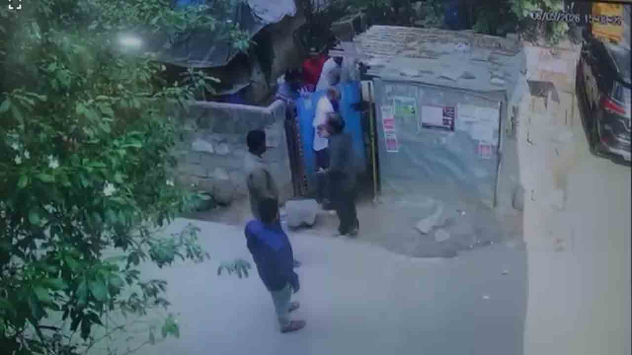 Kidnap Case | కిడ్నాప్‌ కలకలం.. కారులో గ్యాంగ్‌తో వచ్చి ఎత్తుకెళ్లారు.. వీడియో