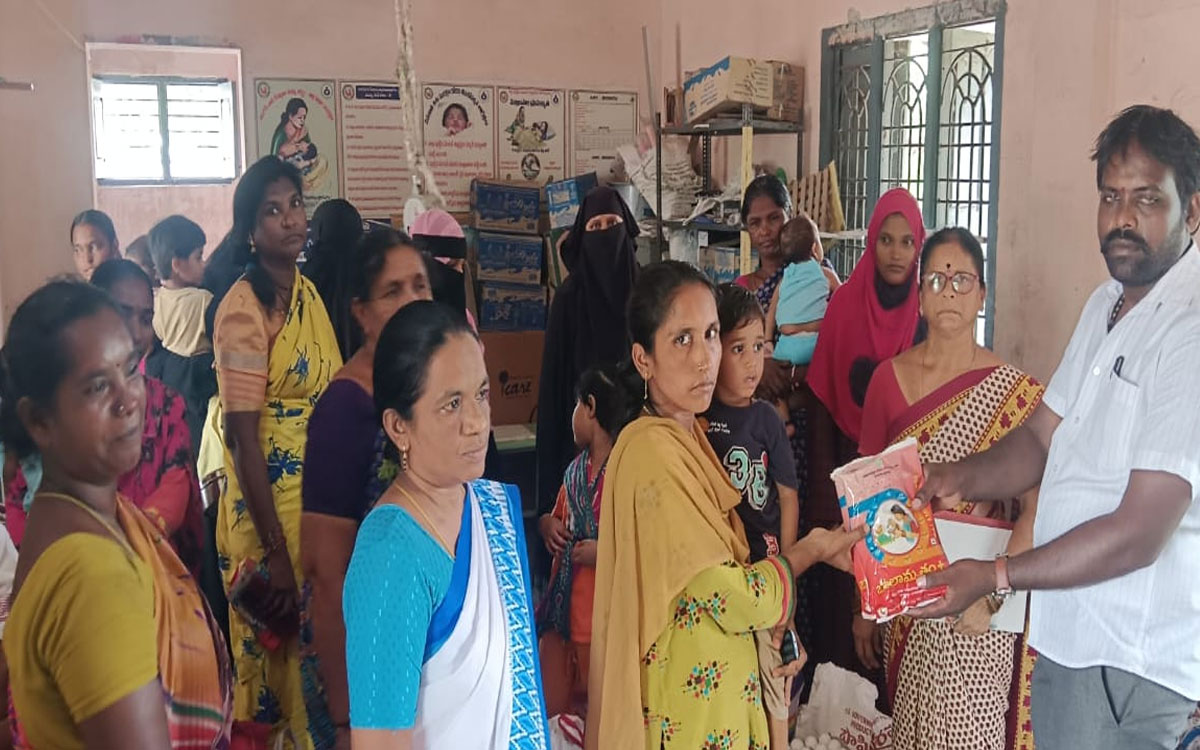 కోదాడ పట్టణ సమగ్రాభివృద్ధికి కృషి : చైర్‌ప‌ర్స‌న్ ఎర్నేని కుసుమ‌