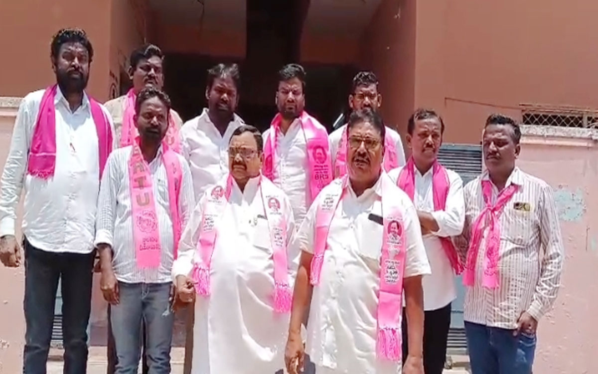 ‘అధికార అండతోనే కోదాడ‌లో మున్సిపాలిటీ స్థలాల కబ్జా’