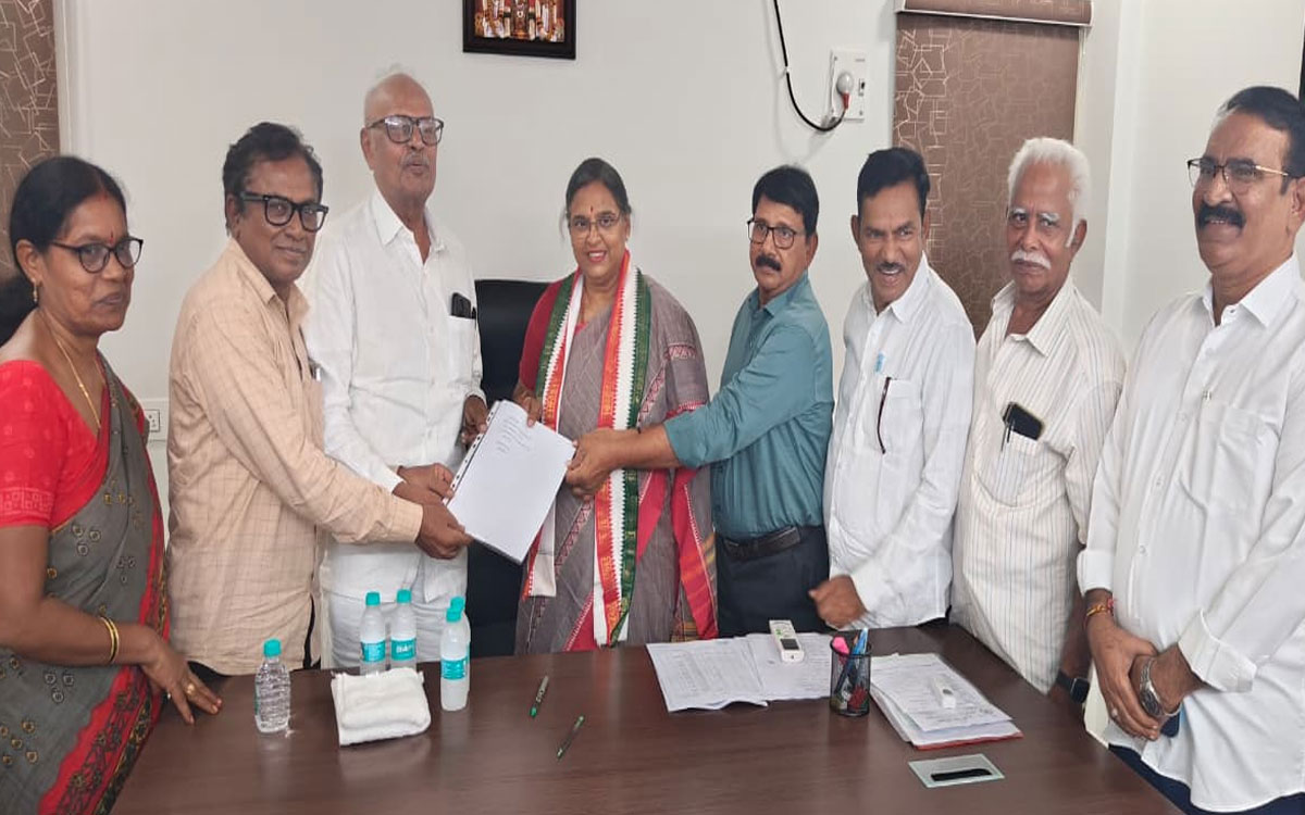 ‘పోస్ట్ ఆఫీస్ స్థలంలో భవన నిర్మాణం చేపట్టాలి’