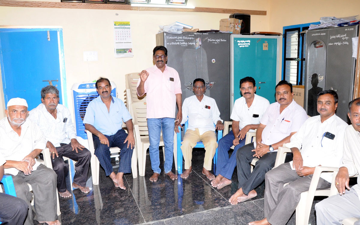 ‘అబ‌ద్దపు ప్రచారంతో పెన్షనర్లను మోసం చేస్తున్న ప్రభుత్వం’