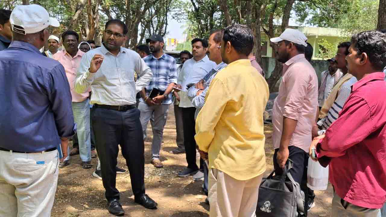 Collector Sriharsha | ధాన్యం కొనుగోళ్లను వేగవంతం చేయాలి :కలెక్టర్ కోయ శ్రీహర్ష