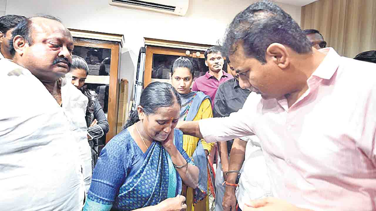 వేధించడం కాదు.. ప్రజలకు రక్షణ కల్పించండి