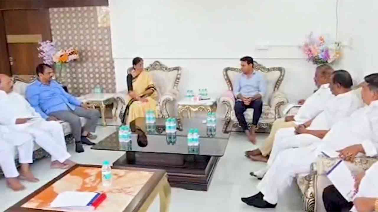 KTR | ఉమ్మడి రంగారెడ్డి జిల్లా నేతలతో కేటీఆర్ భేటీ.. కాంగ్రెస్ ప్రభుత్వ వైఫల్యాలను ఎండగట్టాలని సూచన