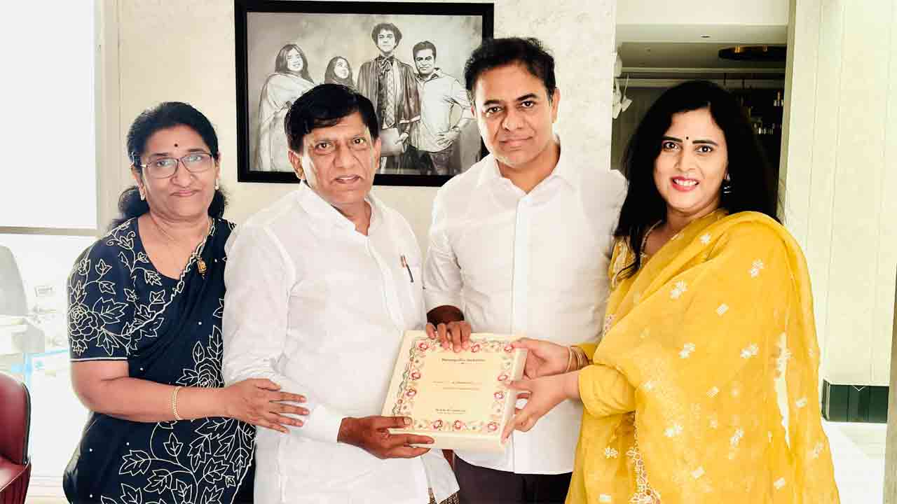 మా చిన్న కుమారుడి వివాహానికి రండి.. కేటీఆర్ దంపతులకు మాజీ ఎంపీ వినోద్ కుమార్ ఆహ్వానం!