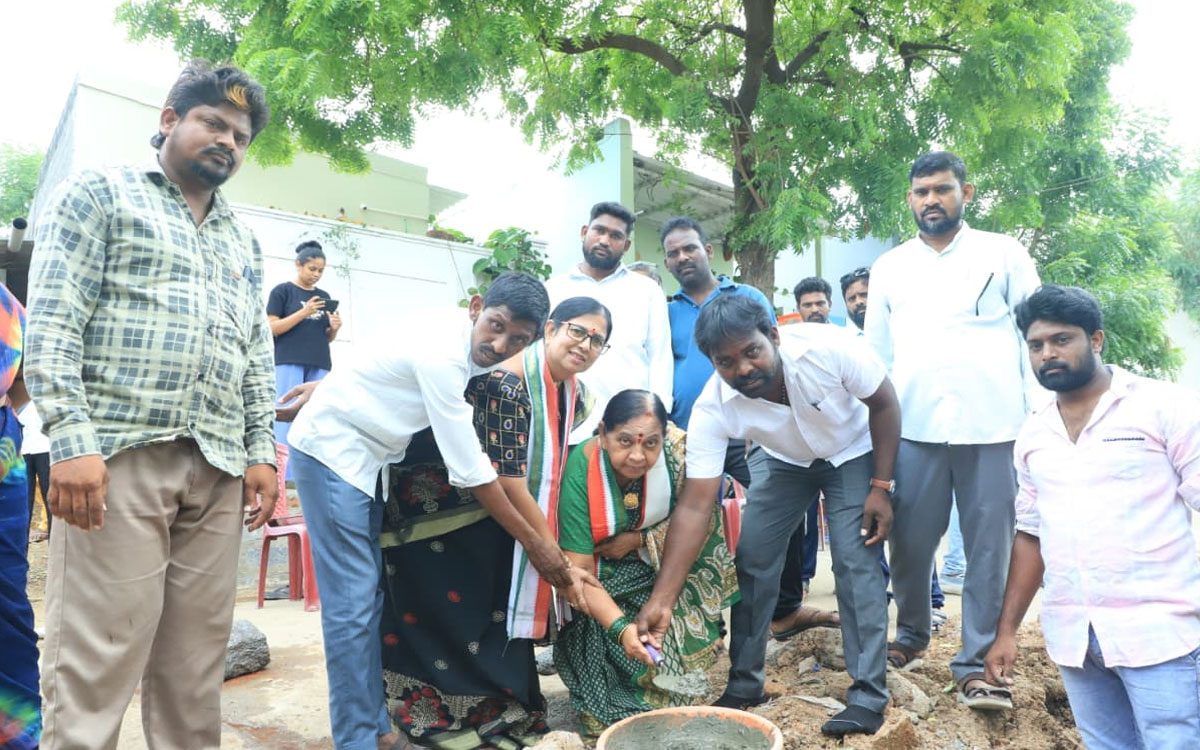 కోదాడ పట్టణ సమగ్రాభివృద్ధికి కృషి : చైర్‌ప‌ర్స‌న్ ఎర్నేని కుసుమ‌