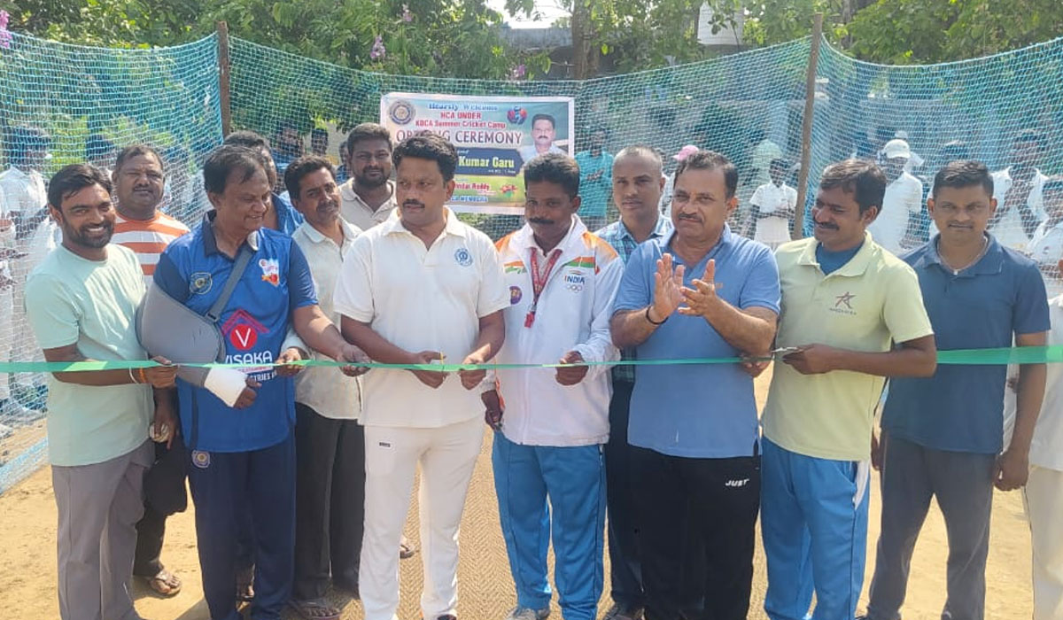 Summer Cricket Coaching | కరీంనగర్ జిల్లా క్రికెట్ అసోసియేషన్ ఆధ్వర్యంలో గోదావరిఖనిలో వేసవి క్రికెట్ శిక్షణ