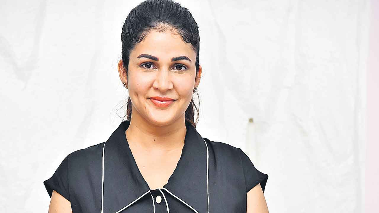 లీలావతి ఆద్యంతం నవ్విస్తుంది