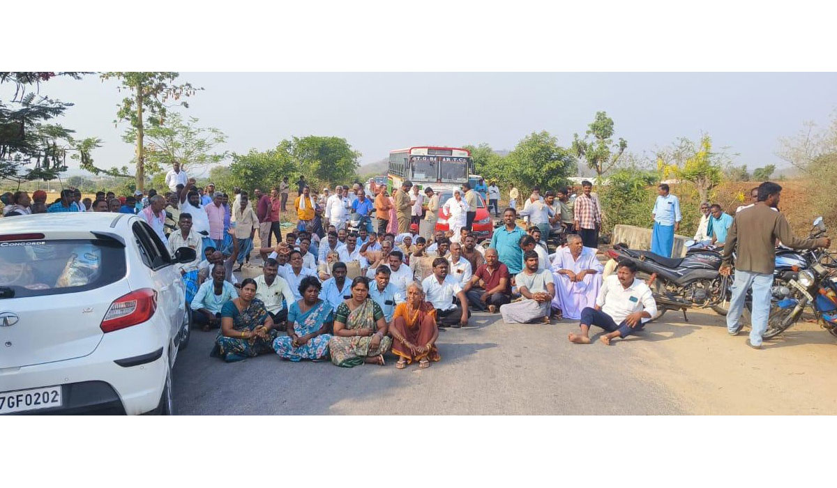 Kathalapur | వరి ధాన్యం కొనుగోలు జాప్యంపై కథలాపూర్‌లో అన్నదాతల ఆందోళన