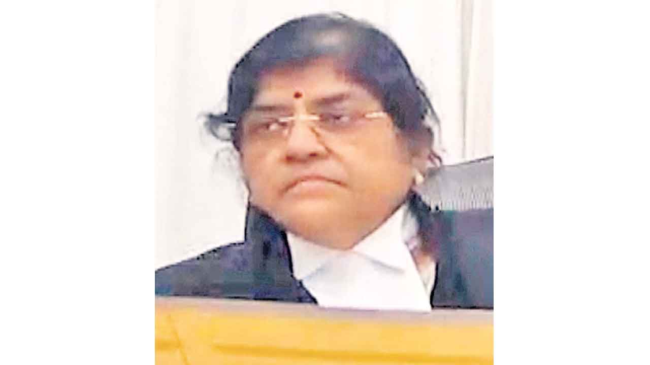 Justice Madhavi Devi | శభాష్‌ జస్టిస్‌ మాధవీదేవి.. 12 గంటల పాటు వివిధ కేసులు విచారించిన జడ్జి
