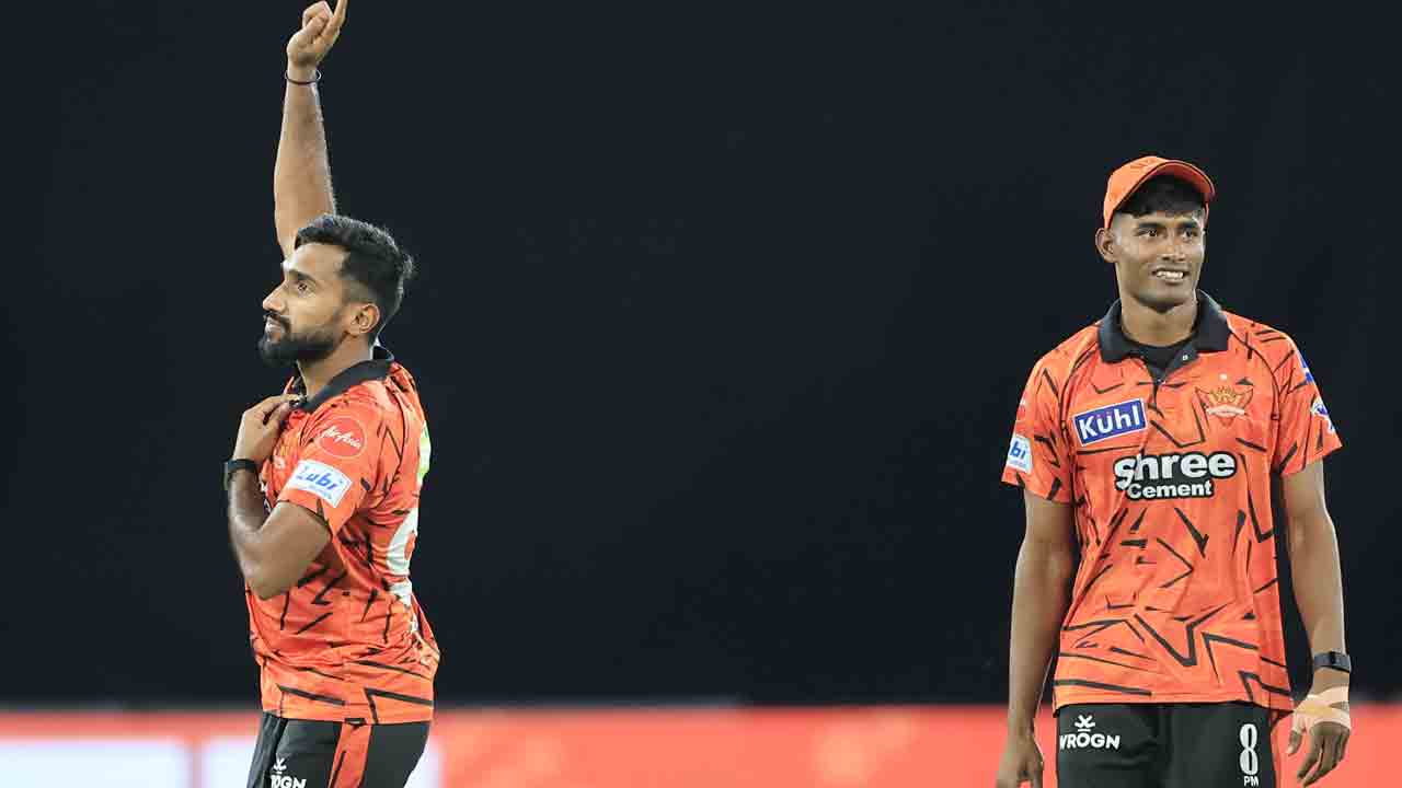 SRH vs RCB | కోహ్లీ ఫ్లాప్.. ఆర్సీబీ దూకుడుకు బ్రేకులు..!