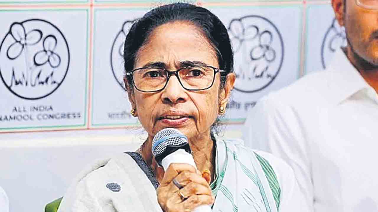 బీజేపీపై ఉమ్మడిగా పోరాడుదాం.. బెంగాల్‌ విపక్షాలకు మమత పిలుపు