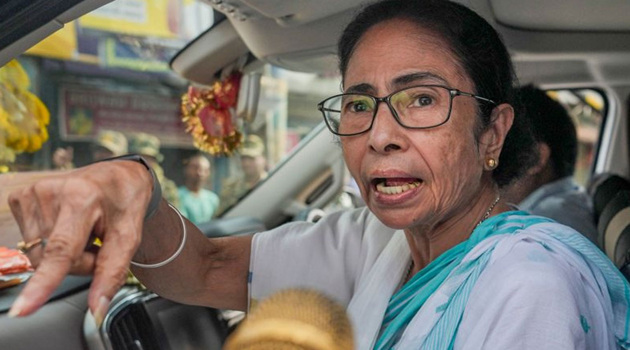 Mamata Banerjee: గూండాలు న‌న్ను కొట్టారు.. మ‌మ‌తా బెన‌ర్జీ ఆరోప‌ణ‌.. ఫేస్‌బుక్‌లో ఫోన్‌కాల్ ఆడియో