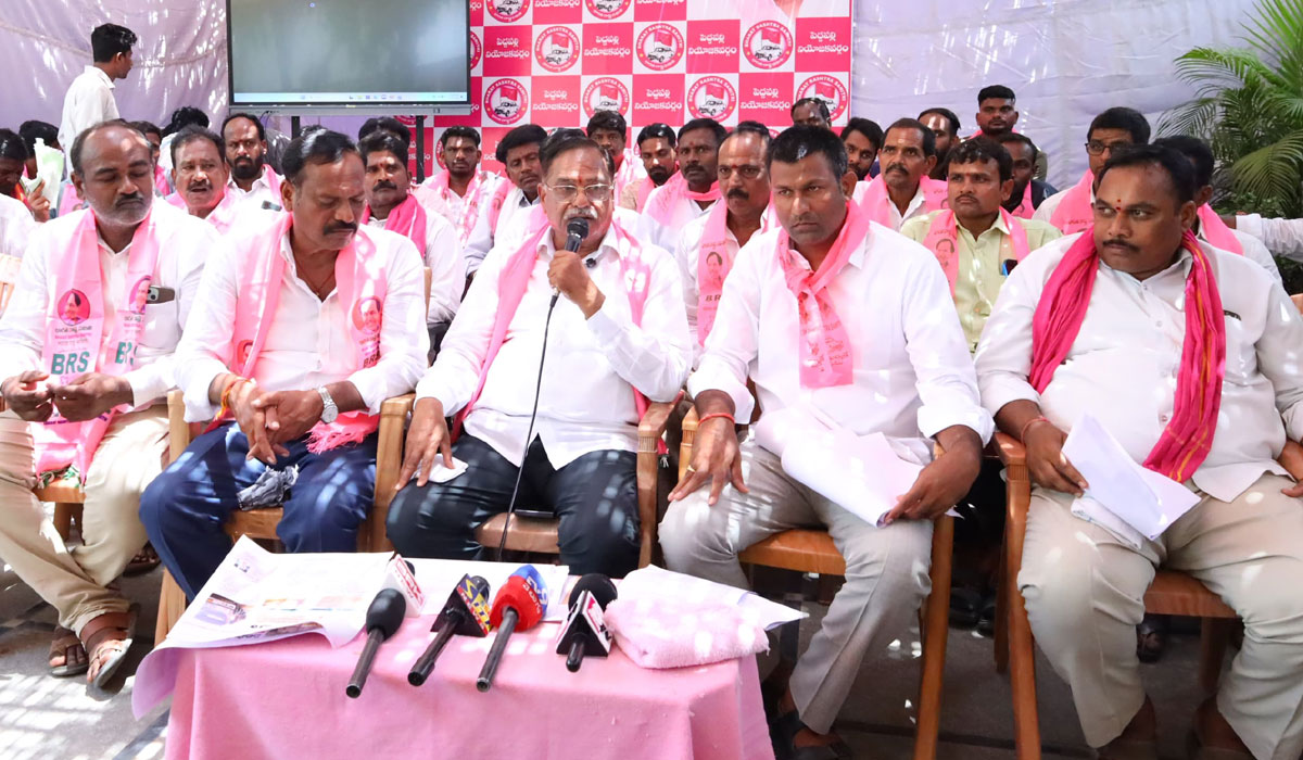 Dasari Manohar Reddy | సమస్యలను ప్రస్తావిస్తే.. వ్యక్తిగత దూషణలు సరికాదు.. పెద్దపల్లి ఎమ్మెల్యే విజయరమణారావుకు మాజీ ఎమ్మెల్యే దాసరి మనోహర్‌రెడ్డి హితువు