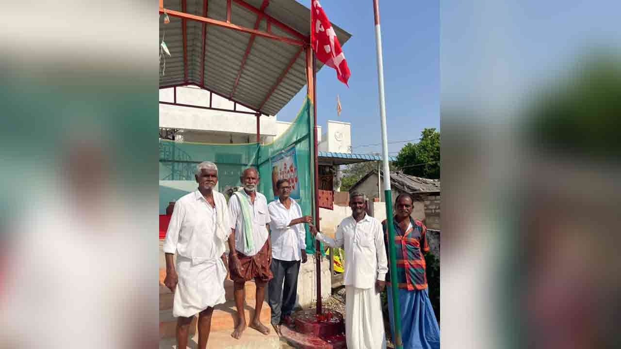 భూ సమస్యలను పరిష్కరించాలి.. మేడే వేడుకల్లో సీపీఐ డిమాండ్