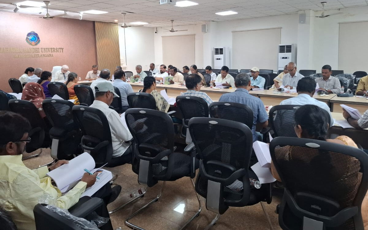 ఎంజీయూ అకాడమిక్ సెనెట్ సమావేశంలో కీలక నిర్ణయాలకు ఆమోదం