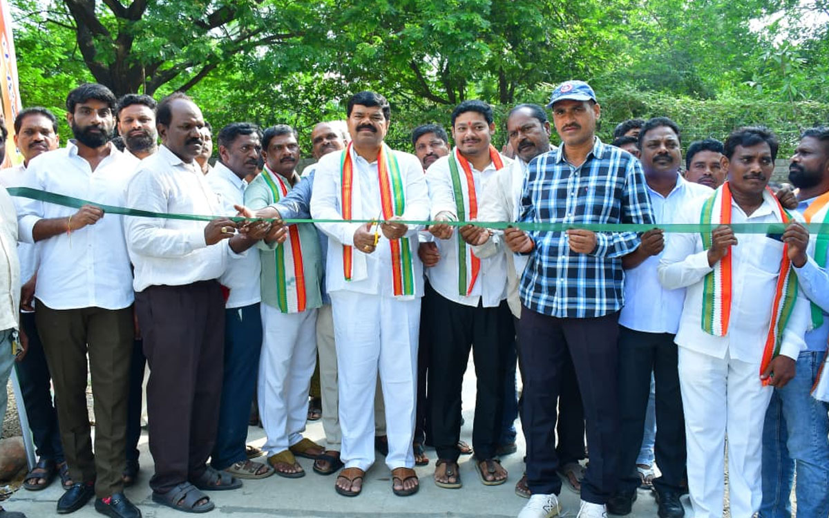 పారిశ్రామికవాడ అభివృద్ధే లక్ష్యం : ఎమ్మెల్యే పాయం