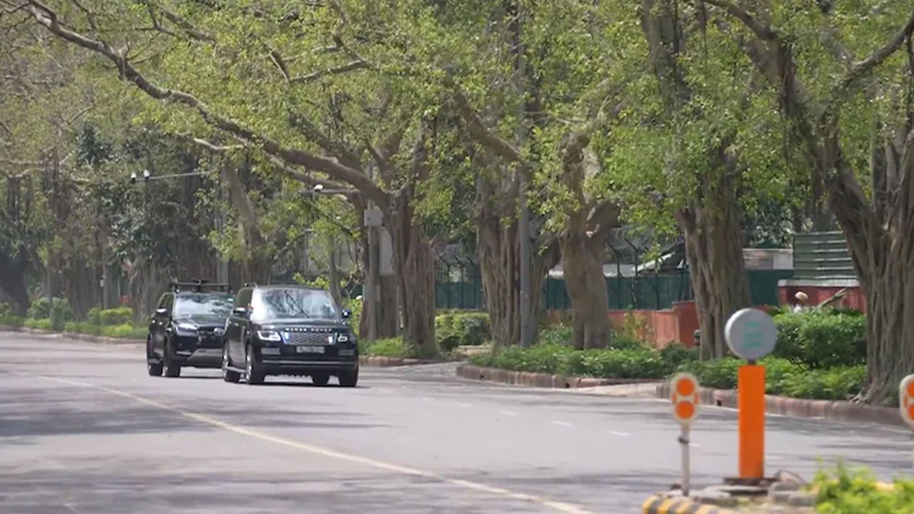 PM Modi Convoy: ప్ర‌ధాని మోదీ కాన్వాయ్‌లో రెండే కార్లు.. అవేంటో తెలుసా?