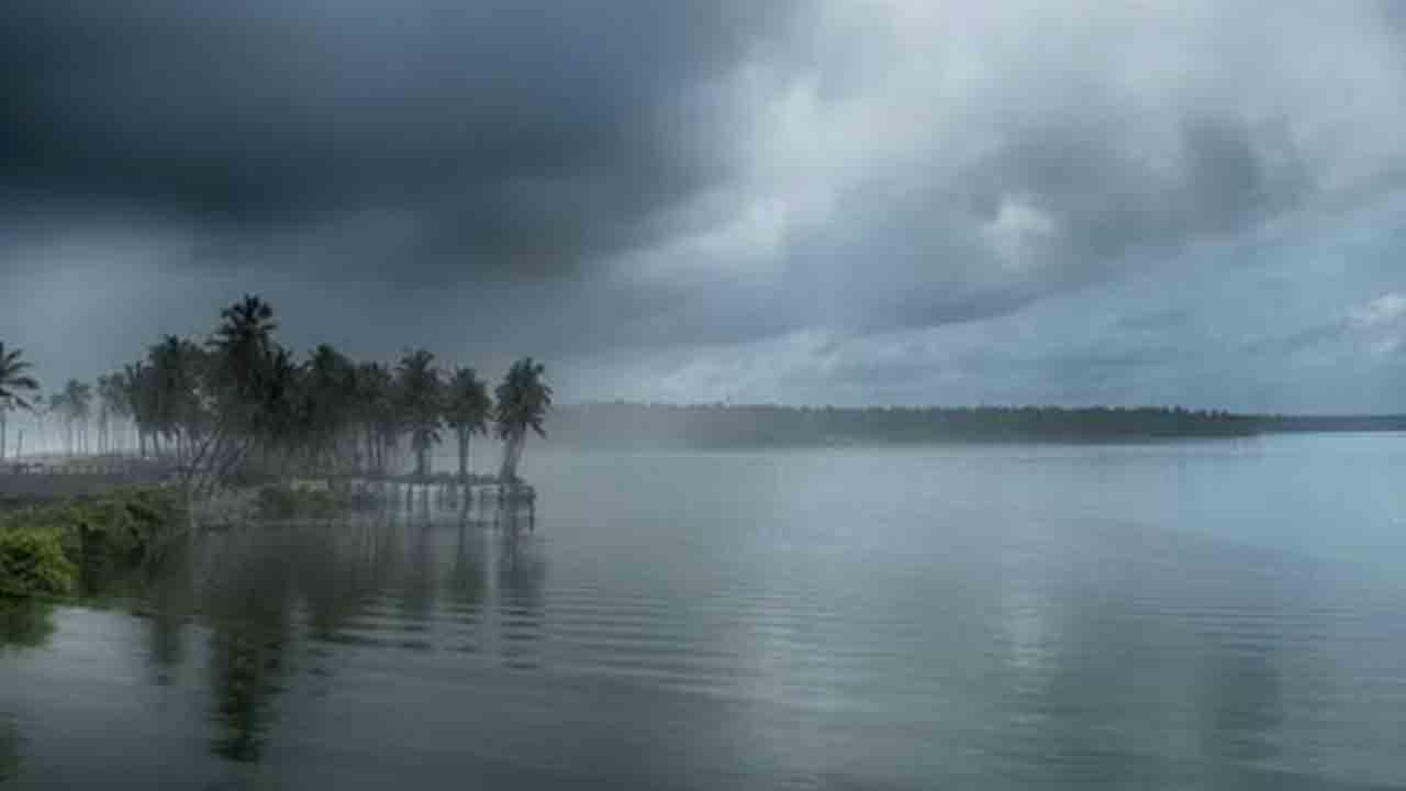 కేరళ వైపు కదులుతున్న రుతు పవనాలు.. అనుకున్న సమాయానికే వర్షాలు