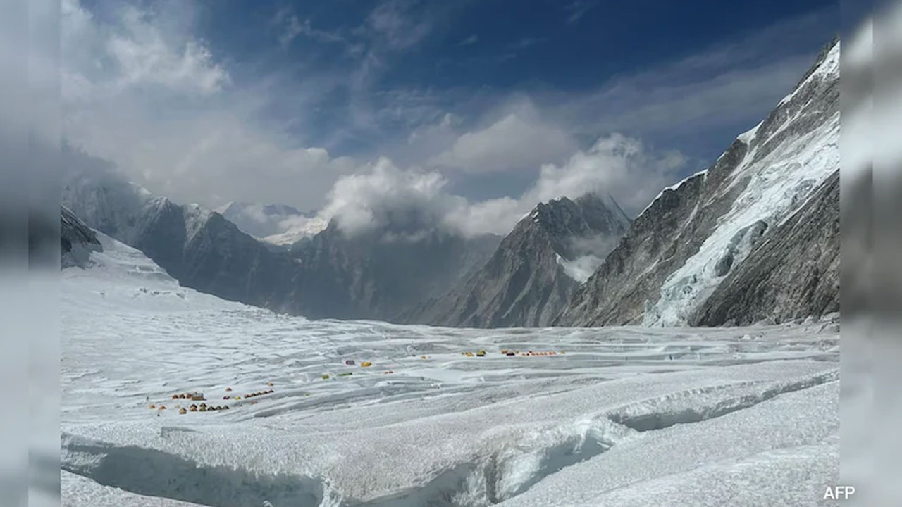 Mount Everest: ఎవ‌రెస్ట్ దిగుతూ ఇద్ద‌రు భార‌తీయ‌ ప‌ర్వ‌తారోహ‌కులు మృతి