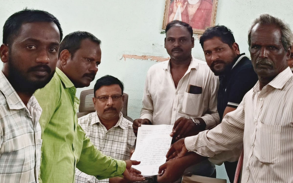 ‘స్మశాన వాటికకు స్థలం కేటాయించండి’