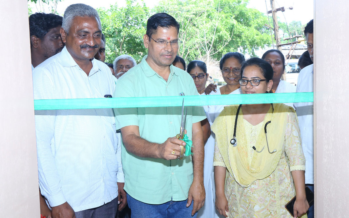 పాల్వంచ అర్బన్ హెల్త్ సెంటర్‌లో వాక్సిన్ రూమ్ ప్రారంభం