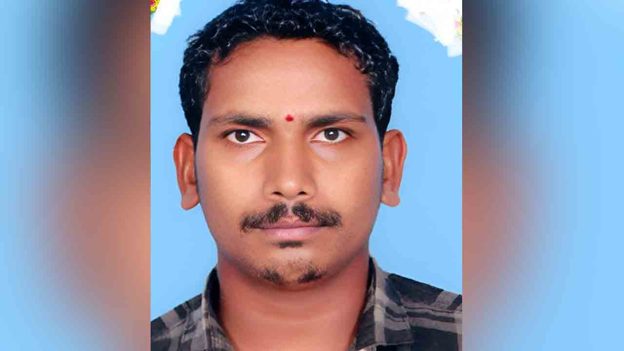 Korutla | చేపలు పడుతుండగా కరెంట్ షాక్.. పారిశుధ్య కార్మికుడి మృతి..!
