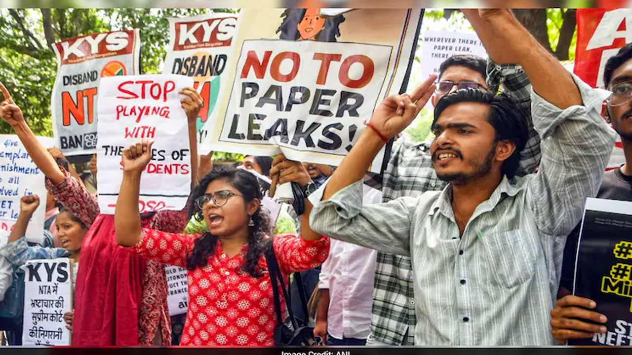 NEET UG 2026: నీట్ యూజీ 2026 పేప‌ర్ లీక్ కేసు..  ఎన్‌టీఏకు నోటీసులు ఇచ్చిన సుప్రీంకోర్టు