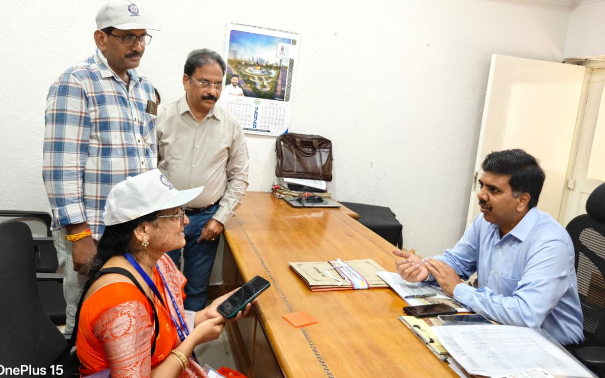 'జనాభా గణన, గృహ జాబితా సర్వేకు ప్రజలు సహకరించాలి'