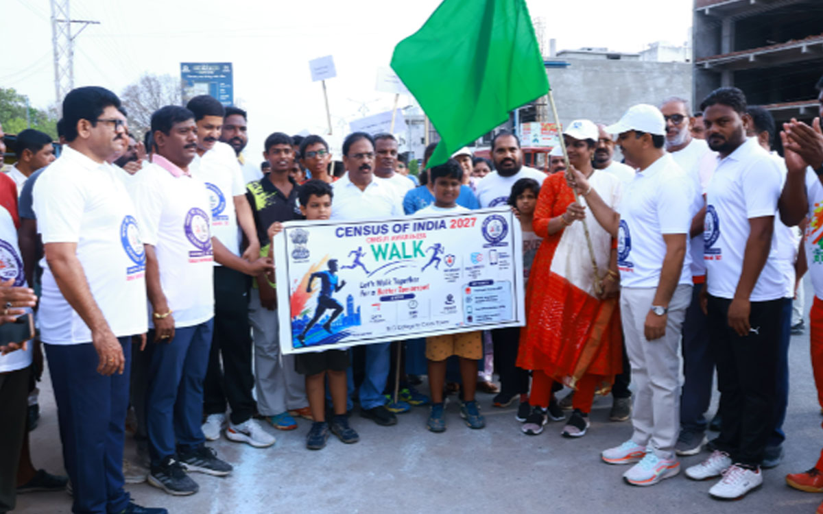 ఈ 10 లోగా ప్రతి ఒక్కరు స్వీయ గణన చేసుకోవాలి : కలెక్టర్ బి.చంద్రశేఖర్
