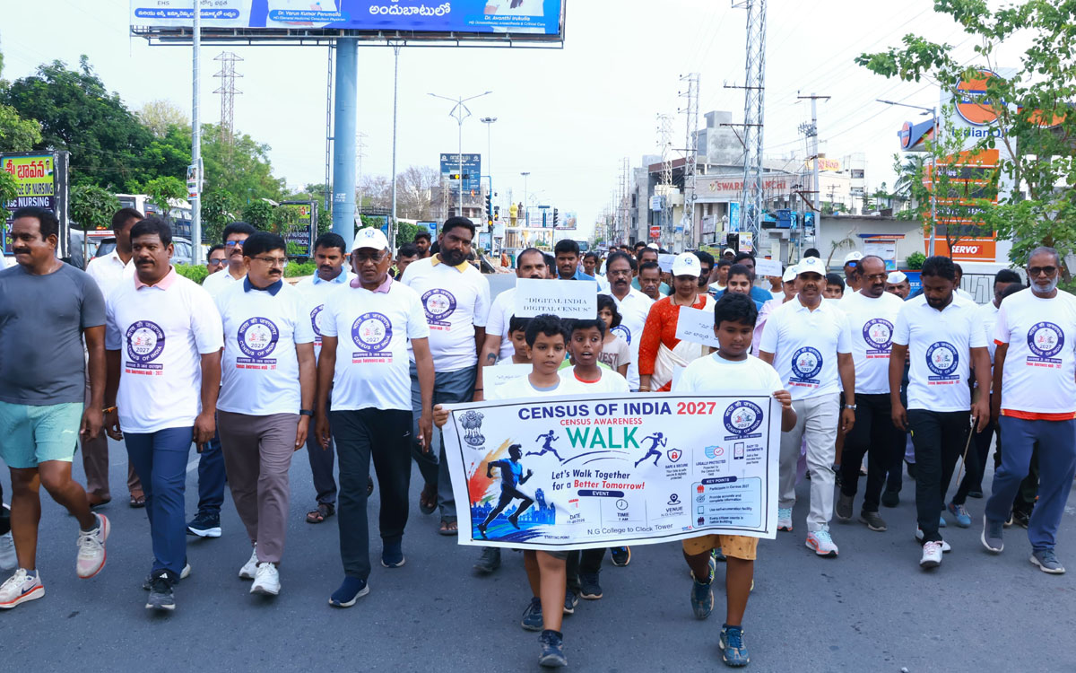 ఈ 10 లోగా ప్రతి ఒక్కరు స్వీయ గణన చేసుకోవాలి : కలెక్టర్ బి.చంద్రశేఖర్